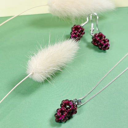 Beaded grape pendant necklace, Autumn jewelry, Beaded necklace, Fruit necklace, Halloween necklace, quirky necklace, unique necklace