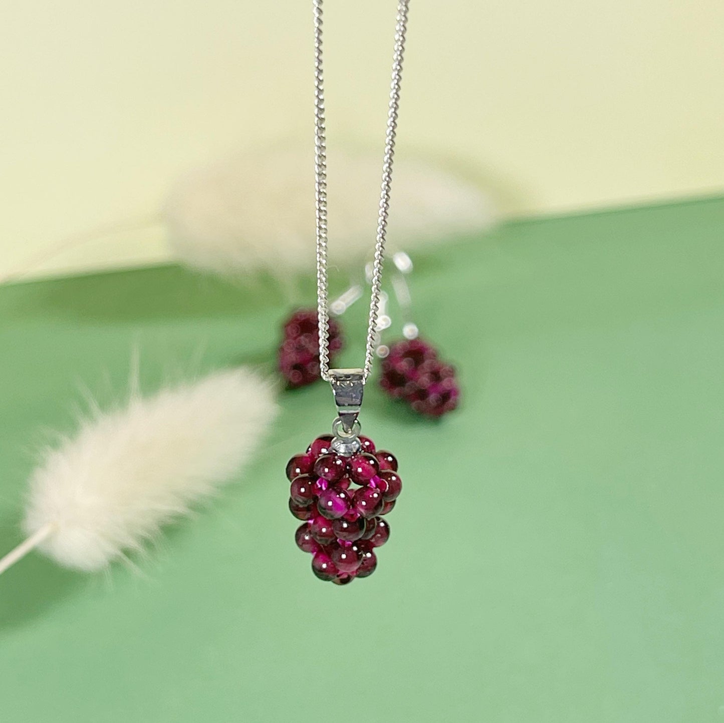 Beaded Grape earrings, Fruit earrings, Burgundy beaded earrings, wine lovers gift, beaded earrings, food earrings, autumn jewellery